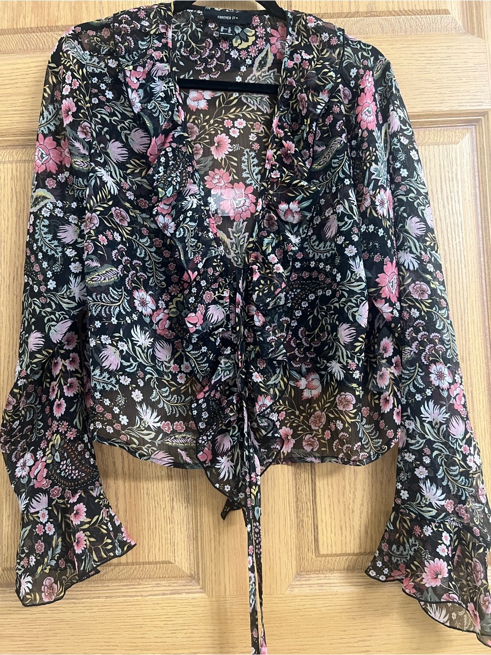 Forever 21+ Black Long Sleeve Floral Crop Top Womens Size 1X